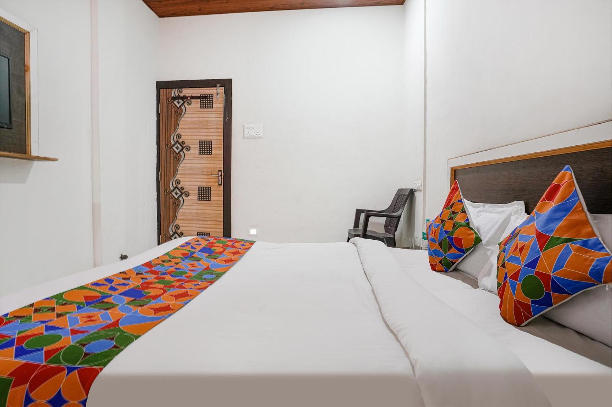 Fabexpress Sai Lodging I - Nr Nashik Railway Station Экстерьер фото