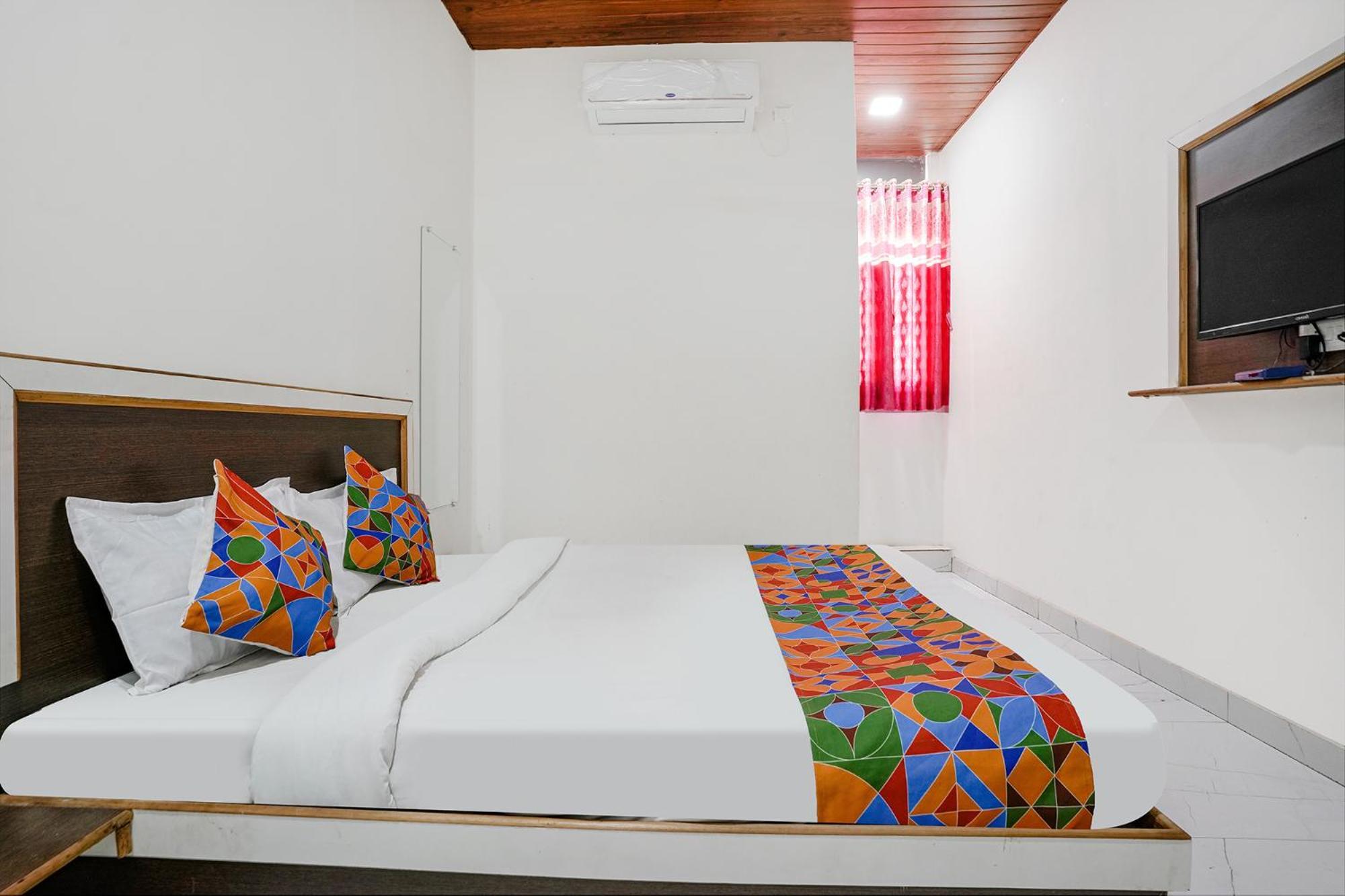 Fabexpress Sai Lodging I - Nr Nashik Railway Station Экстерьер фото